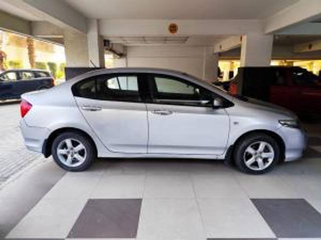 https://images10.gaadi.com/usedcar_image/4525061/original/e19d22020c480159f2c70a279f8c1f99.jpg?imwidth=6402