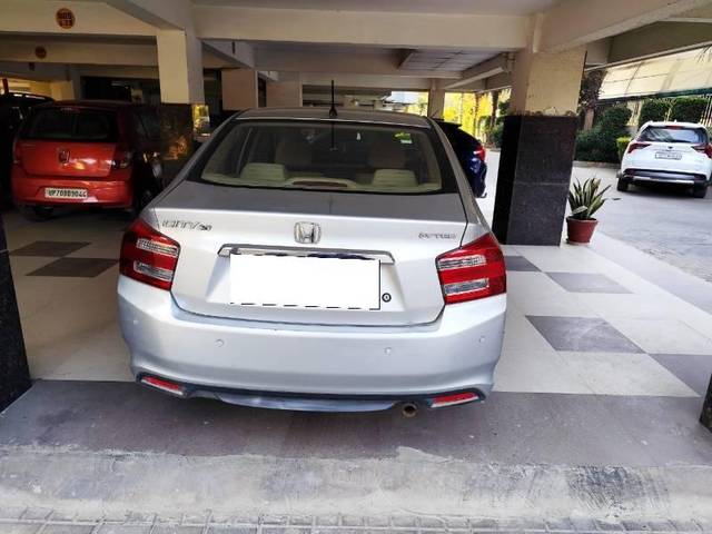 https://images10.gaadi.com/usedcar_image/4525061/original/processed_78d0b072-4e53-411d-820f-d053004d44ca.jpg?imwidth=6400