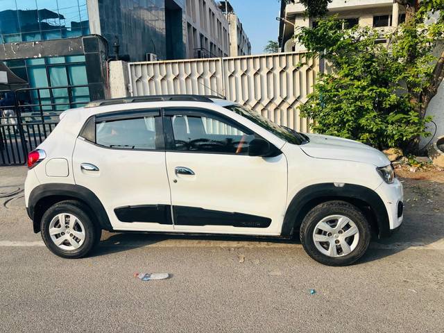 https://images10.gaadi.com/usedcar_image/4525066/original/processed_96b83bf65fd9558f218526197cd9b382.jpg?imwidth=6401