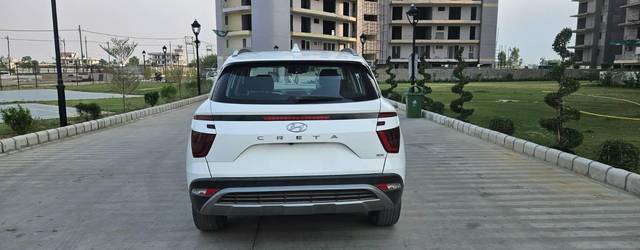 https://images10.gaadi.com/usedcar_image/4525081/original/processed_59b832d1-1465-4471-8111-67c84758da65.jpg?imwidth=6402