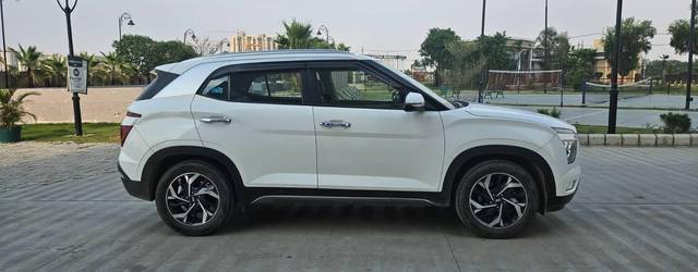 https://images10.gaadi.com/usedcar_image/4525081/original/processed_69ea09f6-dc66-4905-9561-6139285d1446.jpg?imwidth=6401