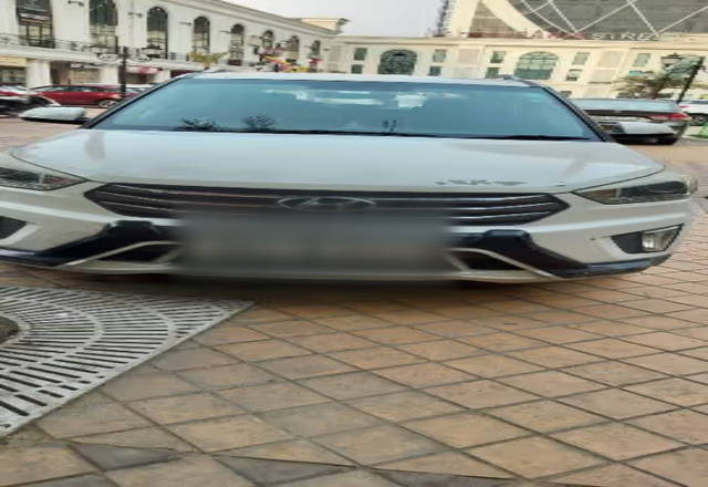 https://images10.gaadi.com/usedcar_image/4525124/original/4b4114d4-800b-4d3e-9181-9bfdfc51223f.?imwidth=6401