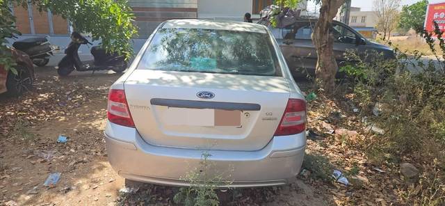 https://images10.gaadi.com/usedcar_image/4525152/original/processed_b6ea9f19-82a4-4209-8ed1-6c5dffcdad3e.jpg?imwidth=6401