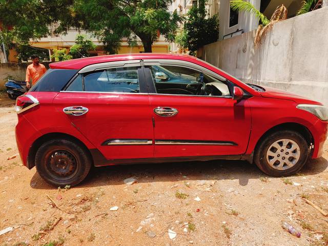 https://images10.gaadi.com/usedcar_image/4525153/original/6f22c92beb85f3f57cfb6e7ad6cf475a.jpg?imwidth=6401