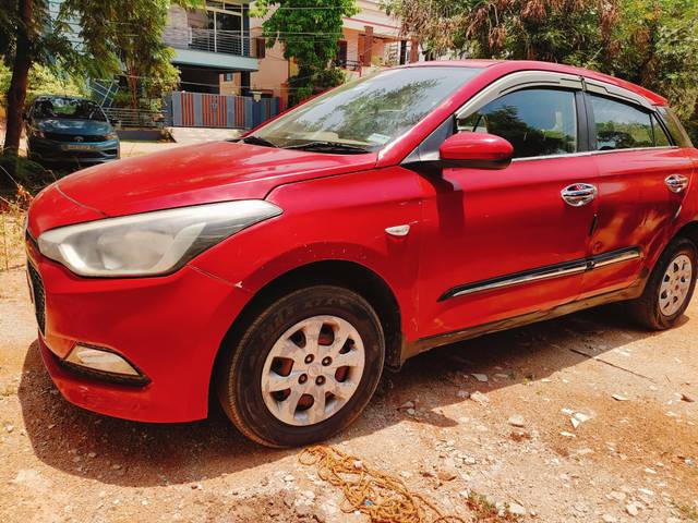 https://images10.gaadi.com/usedcar_image/4525153/original/processed_cfb91c954fcf50d6aa8f42a1c1d6b422.jpg?imwidth=6400