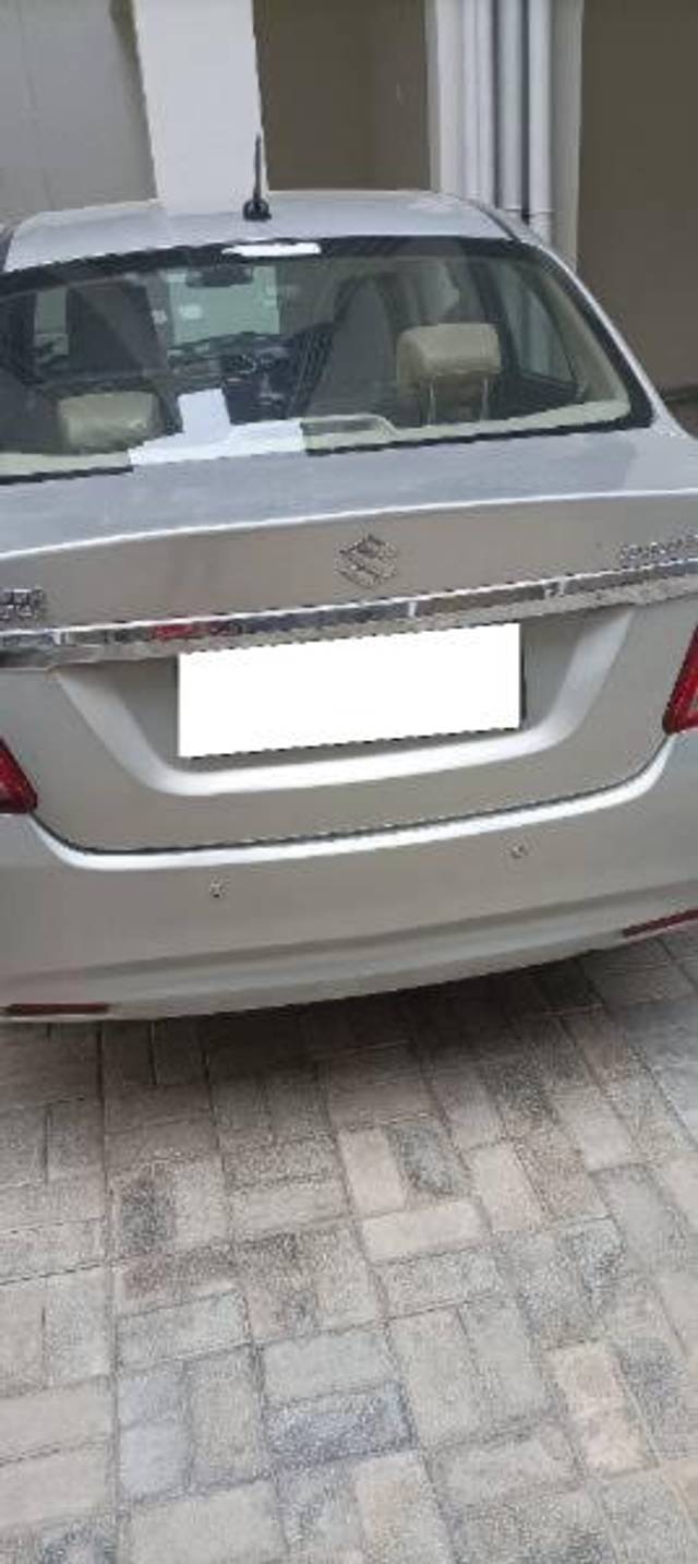 https://images10.gaadi.com/usedcar_image/4525164/original/processed_bc1047b8-5951-46fe-a8be-3901ab368ac2.jpg?imwidth=6401