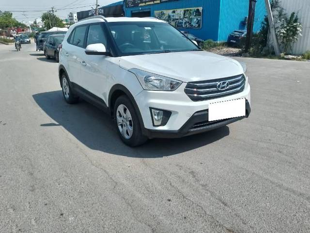 https://images10.gaadi.com/usedcar_image/4525199/original/processed_d6d02bfe-5435-46f3-bd07-b5974bfb450c.jpeg?imwidth=6400