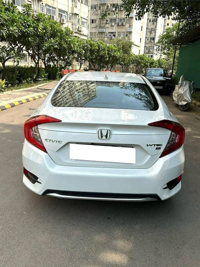 https://images10.gaadi.com/usedcar_image/4525214/original/processed_7d4f45cdc5c14c4c57599bbcc0579aff.jpg?imwidth=6401
