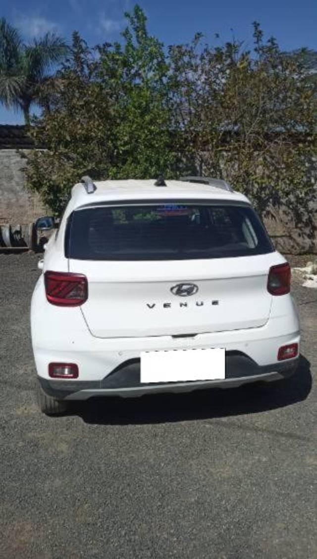 https://images10.gaadi.com/usedcar_image/4525249/original/processed_bdcd1dcd-9369-4079-bfca-4a5b250dddca.jpg?imwidth=6401