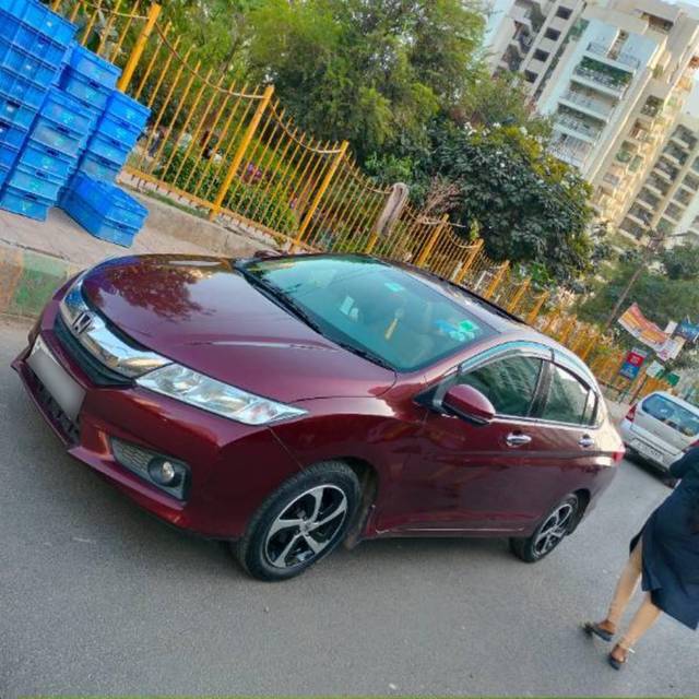 https://images10.gaadi.com/usedcar_image/4525250/original/processed_eab96de7-ffd8-4a7f-ad99-78b22a744911.jpg?imwidth=6402