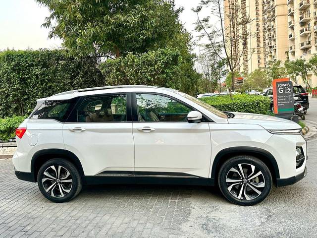 https://images10.gaadi.com/usedcar_image/4525253/original/processed_2ce2d3a3e15c85be051adf69d1237cc0.jpg?imwidth=6401