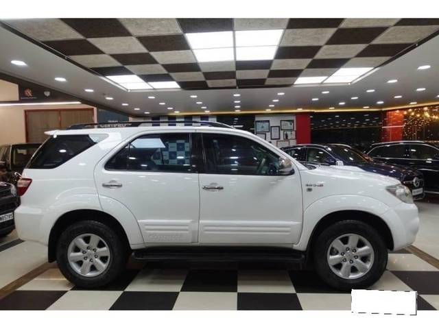 https://images10.gaadi.com/usedcar_image/4525262/original/processed_156b3c506f4bbf0ab22fb13eb18216d9.jpg?imwidth=6401