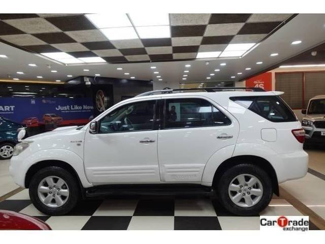 https://images10.gaadi.com/usedcar_image/4525262/original/processed_3fbbfa72f4e9cd8bb2f904347e6d89e4.jpg?imwidth=6402