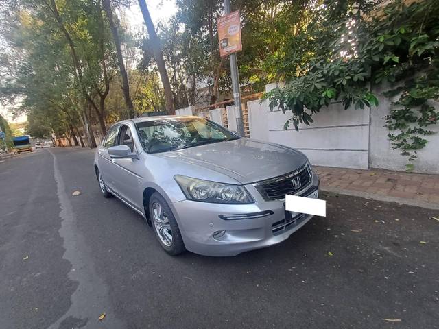 https://images10.gaadi.com/usedcar_image/4525295/original/processed_6ebcd6b8-705c-415b-8041-039dbad9b409.jpg?imwidth=6400