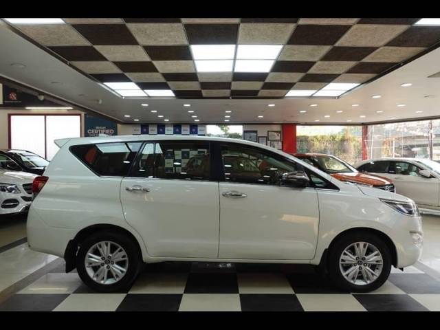 https://images10.gaadi.com/usedcar_image/4525311/original/processed_180ba810bfdb639428b378d5a576b24b.jpg?imwidth=6401