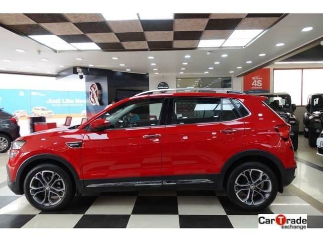 https://images10.gaadi.com/usedcar_image/4525312/original/processed_3335db2e87395d2d5ad8f1f6d23cb4b0.jpg?imwidth=6402