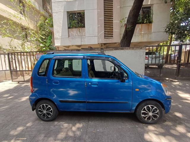 https://images10.gaadi.com/usedcar_image/4525328/original/processed_2dede256-2654-4bae-850e-257f82226f09.jpg?imwidth=6401