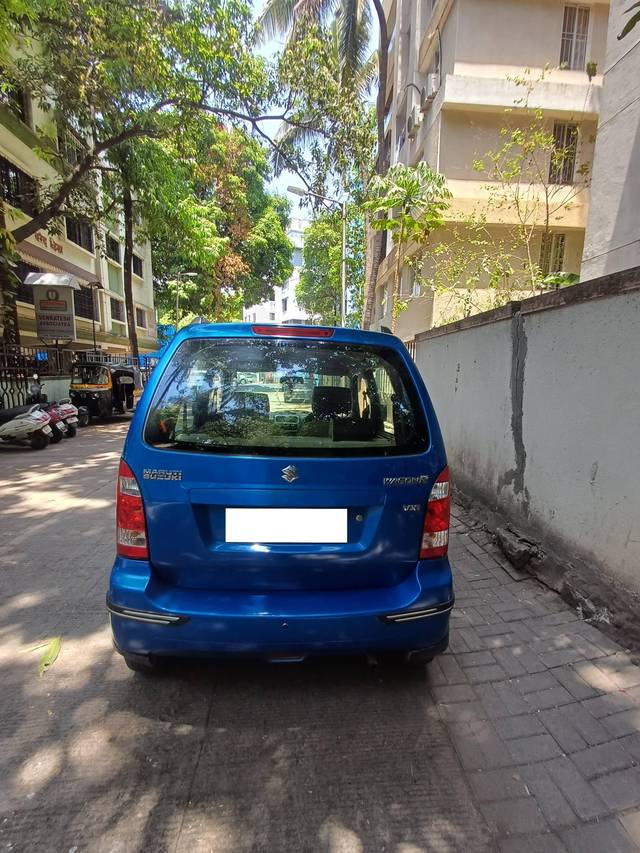 https://images10.gaadi.com/usedcar_image/4525328/original/processed_eac5f6b0-3a30-4392-80ec-9362a93a0a79.jpg?imwidth=6402