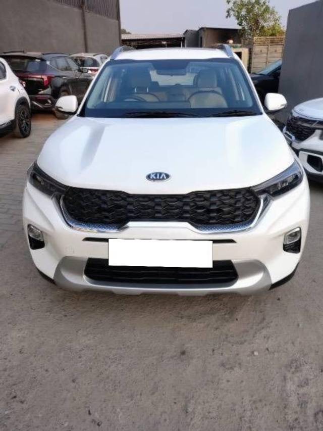 https://images10.gaadi.com/usedcar_image/4525332/original/processed_ac346b82-1bf9-4e40-bda7-a277e35eb65d.jpeg?imwidth=6400