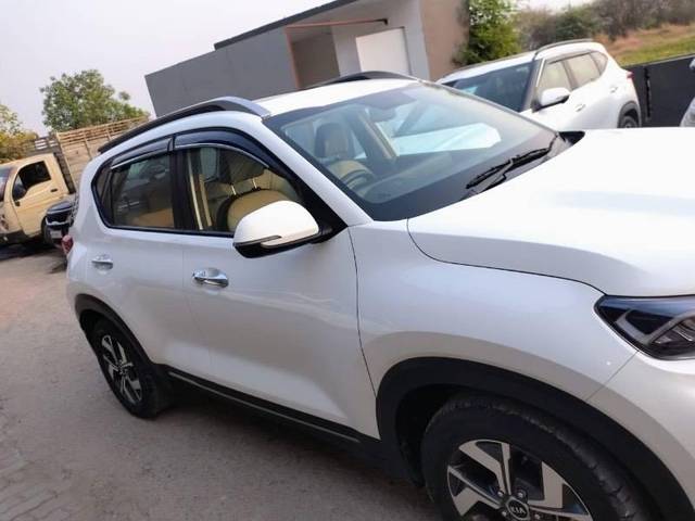 https://images10.gaadi.com/usedcar_image/4525332/original/processed_f935ec5c-13ea-401e-a44f-869278becd21.jpeg?imwidth=6401