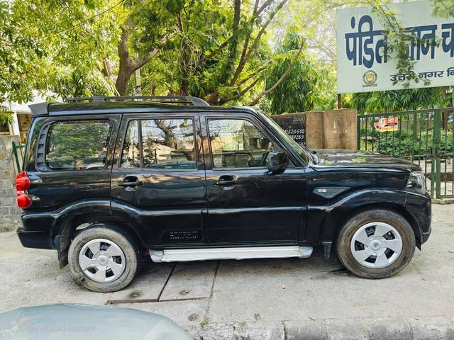 https://images10.gaadi.com/usedcar_image/4525356/original/processed_b3761a480177db129053e58ed74846a5.jpg?imwidth=6402