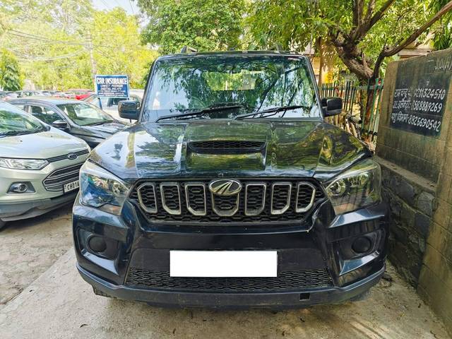 https://images10.gaadi.com/usedcar_image/4525356/original/processed_bb01fcc052cba08abcf8aa98166dcd72.jpg?imwidth=6400