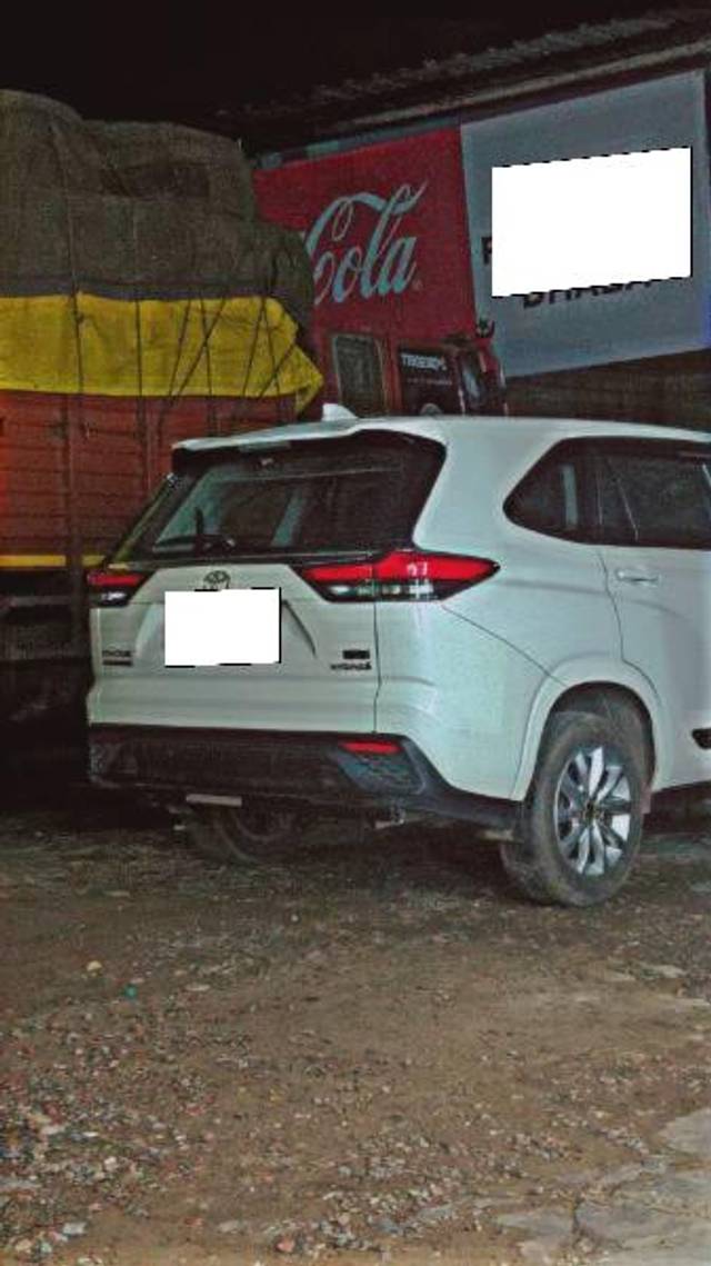 https://images10.gaadi.com/usedcar_image/4525363/original/processed_088c110f-736c-472a-ac2f-5c5a44f8ee39.jpg?imwidth=6400