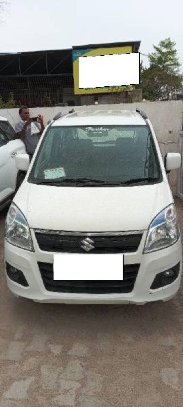 https://images10.gaadi.com/usedcar_image/4525395/original/processed_697943ba-7f2b-4f5a-9d68-fb05a08dafb4.jpg?imwidth=6400