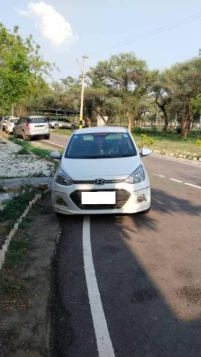 https://images10.gaadi.com/usedcar_image/4525396/original/processed_e2783464-9cdb-4313-a3c7-361e74b255e7.jpg?imwidth=6400