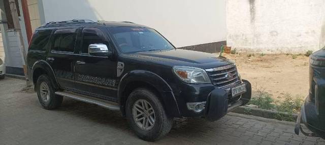 https://images10.gaadi.com/usedcar_image/4525414/original/processed_31c2d1f9-c8c6-407b-bcb9-db91a070fe1d.jpg?imwidth=6402