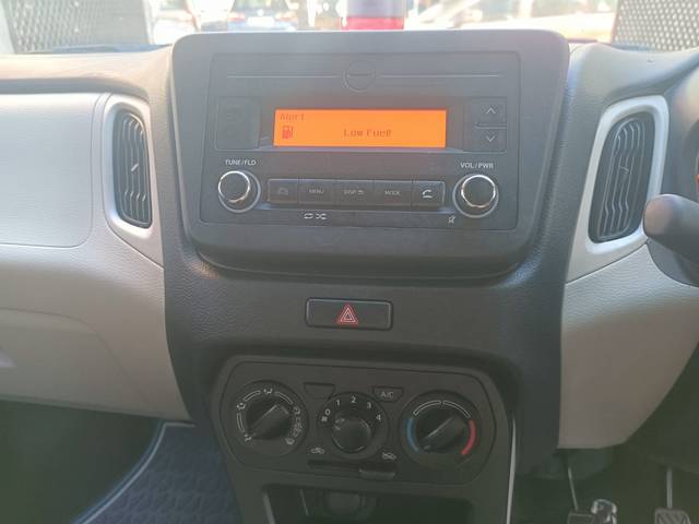 https://images10.gaadi.com/usedcar_image/4525421/original/f77a7532d7f27e49594733a8951ac205.jpg?imwidth=6401