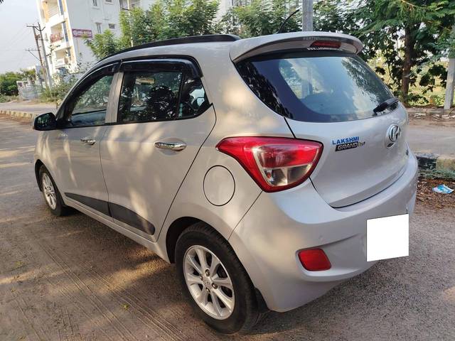 https://images10.gaadi.com/usedcar_image/4525446/original/processed_6b665eecc76cb2bf12a55183127067c5.jpg?imwidth=6402