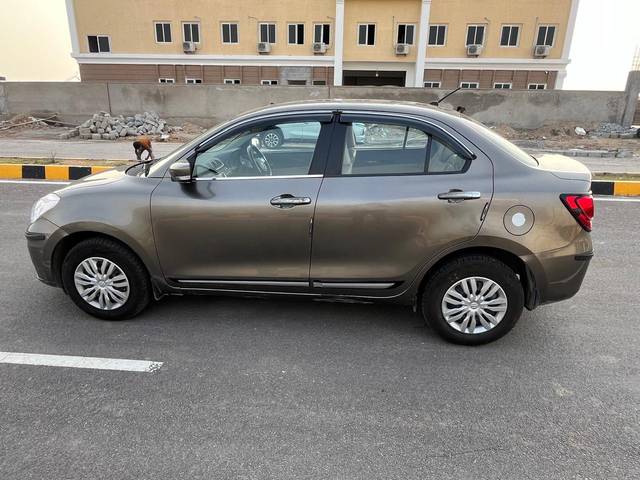https://images10.gaadi.com/usedcar_image/4525450/original/a94c09658b260adbc873739a1e1723fe.jpg?imwidth=6402