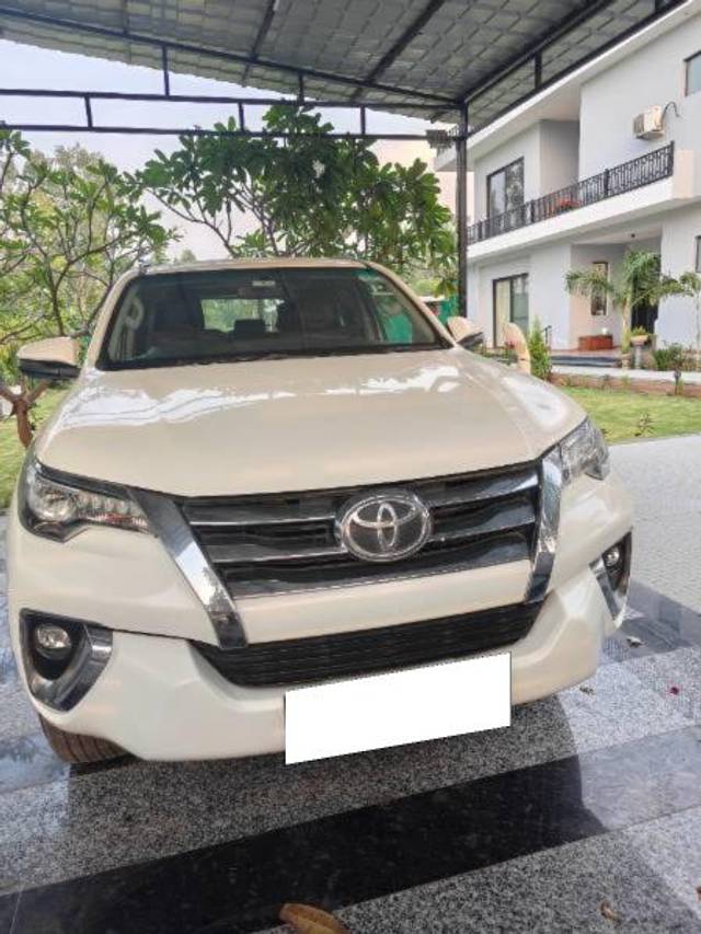 https://images10.gaadi.com/usedcar_image/4525451/original/processed_5dfa2778-5c6c-4bd5-9726-d3852047d191.jpg?imwidth=6400
