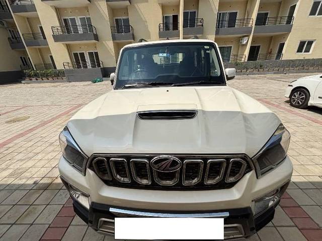 https://images10.gaadi.com/usedcar_image/4525464/original/processed_03cb9da2-cf6c-402c-a257-e59755c00c4b.jpeg?imwidth=6402