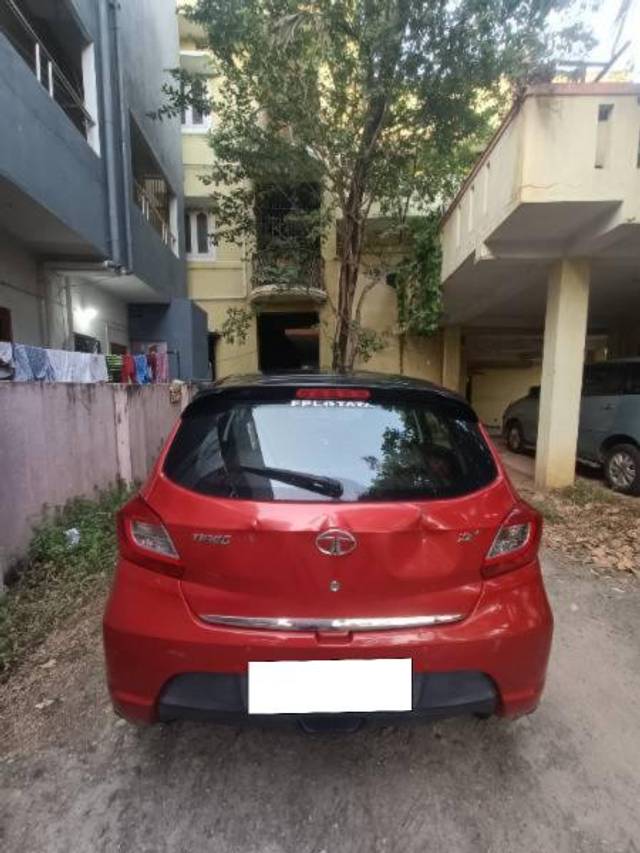 https://images10.gaadi.com/usedcar_image/4525490/original/processed_973f60bc-1ae3-4c70-8afd-5c399350afe6.jpg?imwidth=6402
