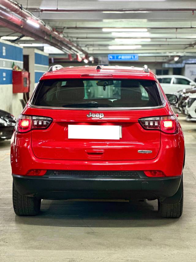https://images10.gaadi.com/usedcar_image/4525495/original/processed_d0eeb9c65cdd8c403bd9b2f834b125d5.jpg?imwidth=6401