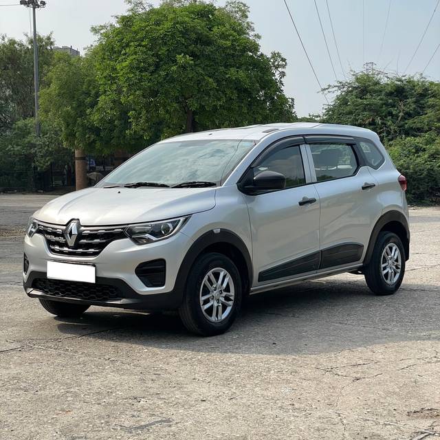 https://images10.gaadi.com/usedcar_image/4525502/original/processed_30b78264336d8d07368a4b0b6fb3cd54.jpg?imwidth=6400