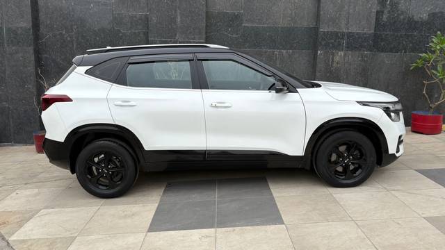 https://images10.gaadi.com/usedcar_image/4525562/original/1025072bc67a62904909a4e353a0c964.jpg?imwidth=6401