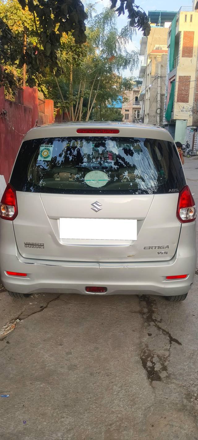 https://images10.gaadi.com/usedcar_image/4525575/original/processed_0380a72f05673c935249a046d43d91a8.jpg?imwidth=6402