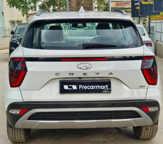 https://images10.gaadi.com/usedcar_image/4525576/original/processed_4624ba18f4a7582f3df46e64e00ccbf4.jpeg?imwidth=6402