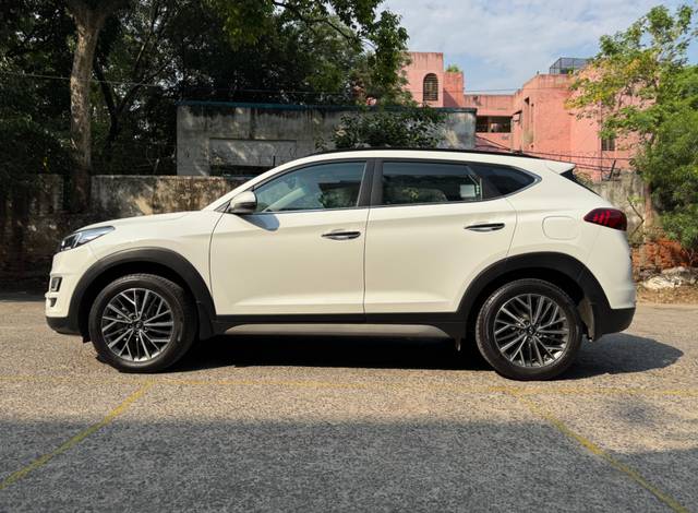 https://images10.gaadi.com/usedcar_image/4525578/original/8a99d5c7f6e257d5a7bea01a5c742bd4.jpg?imwidth=6402