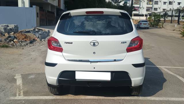 https://images10.gaadi.com/usedcar_image/4525591/original/processed_4b823fc02d328c51d1ca64b7df50d5c4.jpg?imwidth=6402