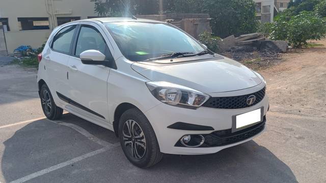 https://images10.gaadi.com/usedcar_image/4525591/original/processed_9a7010ad00640704362f516a0adc6cf1.jpg?imwidth=6400