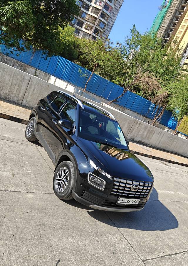 https://images10.gaadi.com/usedcar_image/4525597/original/processed_6d4c97c9ed245d4350ca112244a73525.jpg?imwidth=6400
