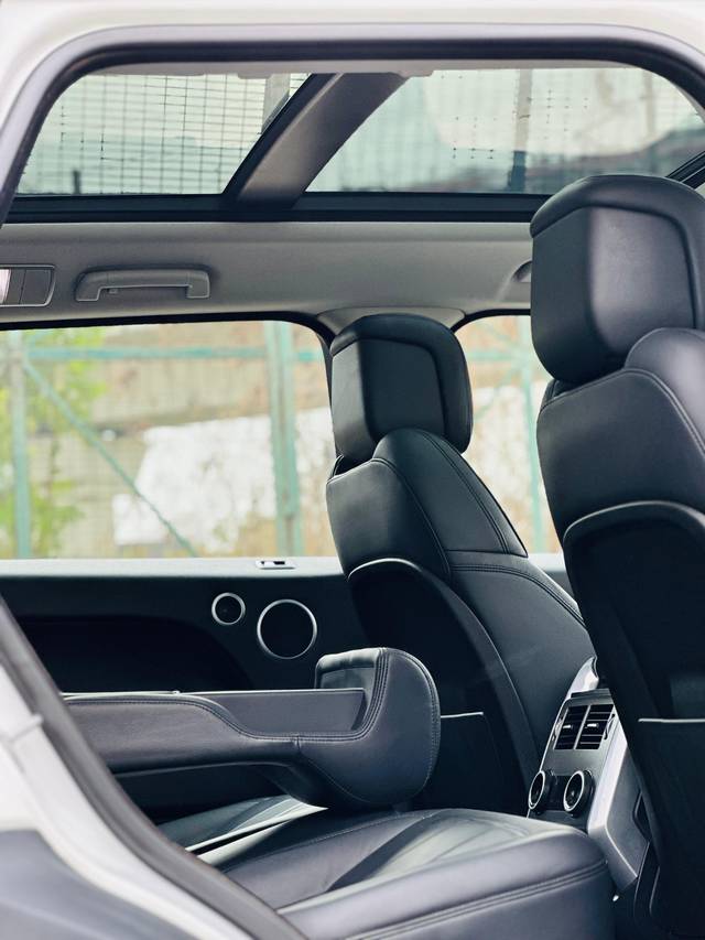 https://images10.gaadi.com/usedcar_image/4525601/original/2bc5755ff38fc94702baac01a7672d50.jpg?imwidth=6402