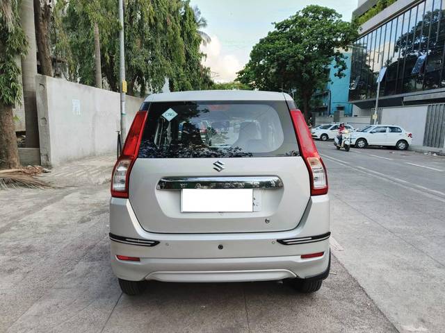 https://images10.gaadi.com/usedcar_image/4525613/original/processed_764e4e8faa6ea897ed6274c966d0a748.jpeg?imwidth=6402