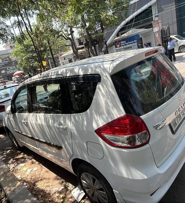 https://images10.gaadi.com/usedcar_image/4525618/original/processed_547d4c439776c71a80bbd3b04508990a.jpg?imwidth=6402
