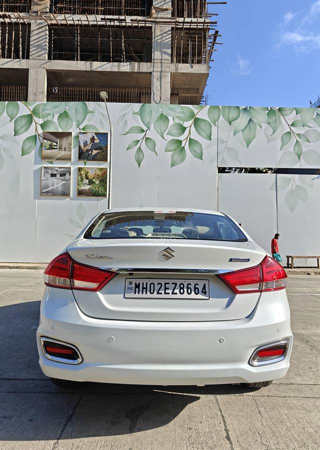 https://images10.gaadi.com/usedcar_image/4525620/original/processed_baa9fd2fa479bc46cafe24d1495e1e5b.jpg?imwidth=6402