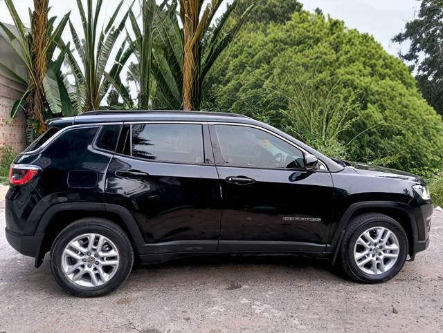 https://images10.gaadi.com/usedcar_image/4525623/original/processed_73c9965e937d87982672218dff0b80f4.jpg?imwidth=6402